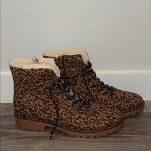 Loft size 10M leopard animal print lace up boots nwt